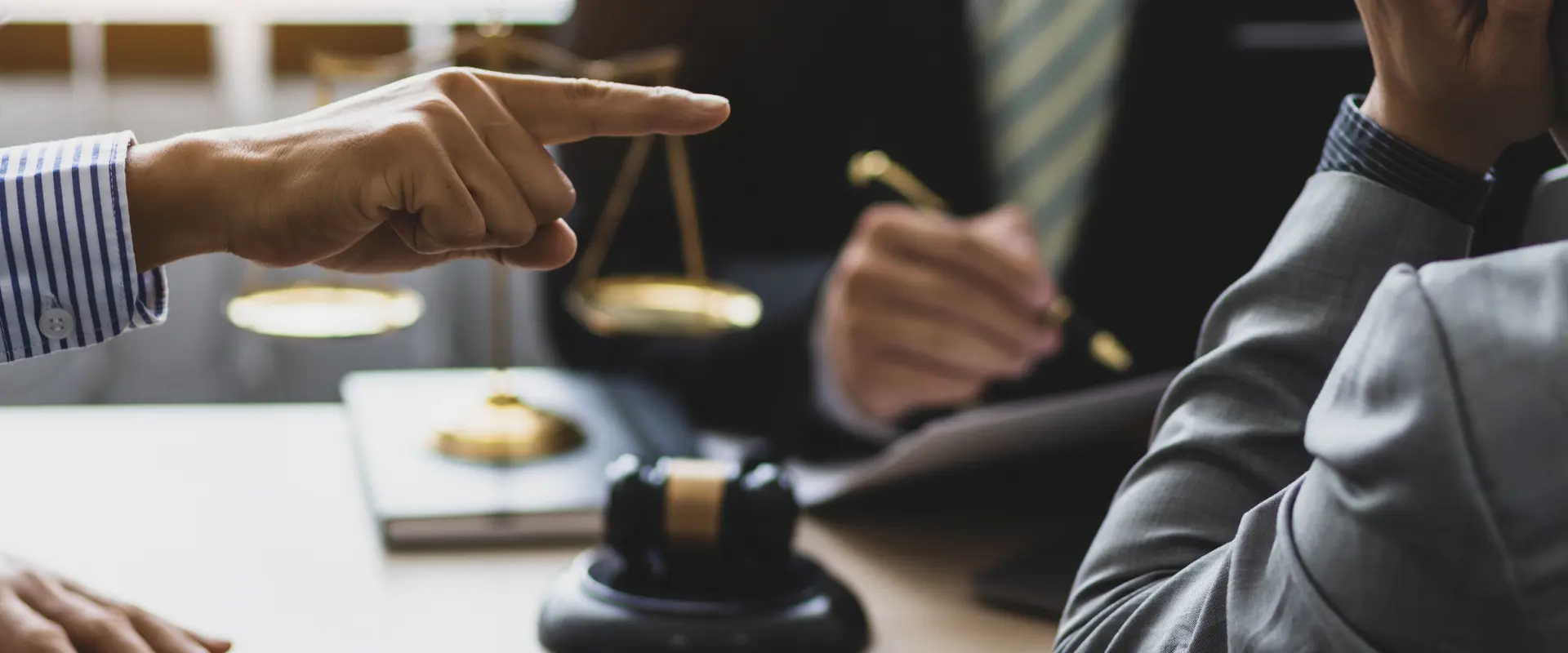 ¿Qué pasa si mi arrendatario no cumple con el contrato? Guía legal para propietarios