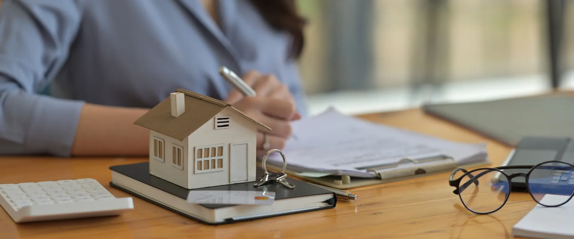 ¿Se puede terminar un contrato de arriendo anticipadamente? Implicaciones Legales y Estrategias